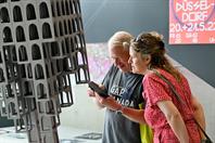 On 14 May 2022, Hochschule Düsseldorf – University of Applied Sciences (HSD) could finally celebrate its 50th anniversary – and the response exceeded everything all organisers had hoped for: Several thousand people came to celebrate during the day and well into the night, creating a unique atmosphere on campus and enjoying wonderful weather.